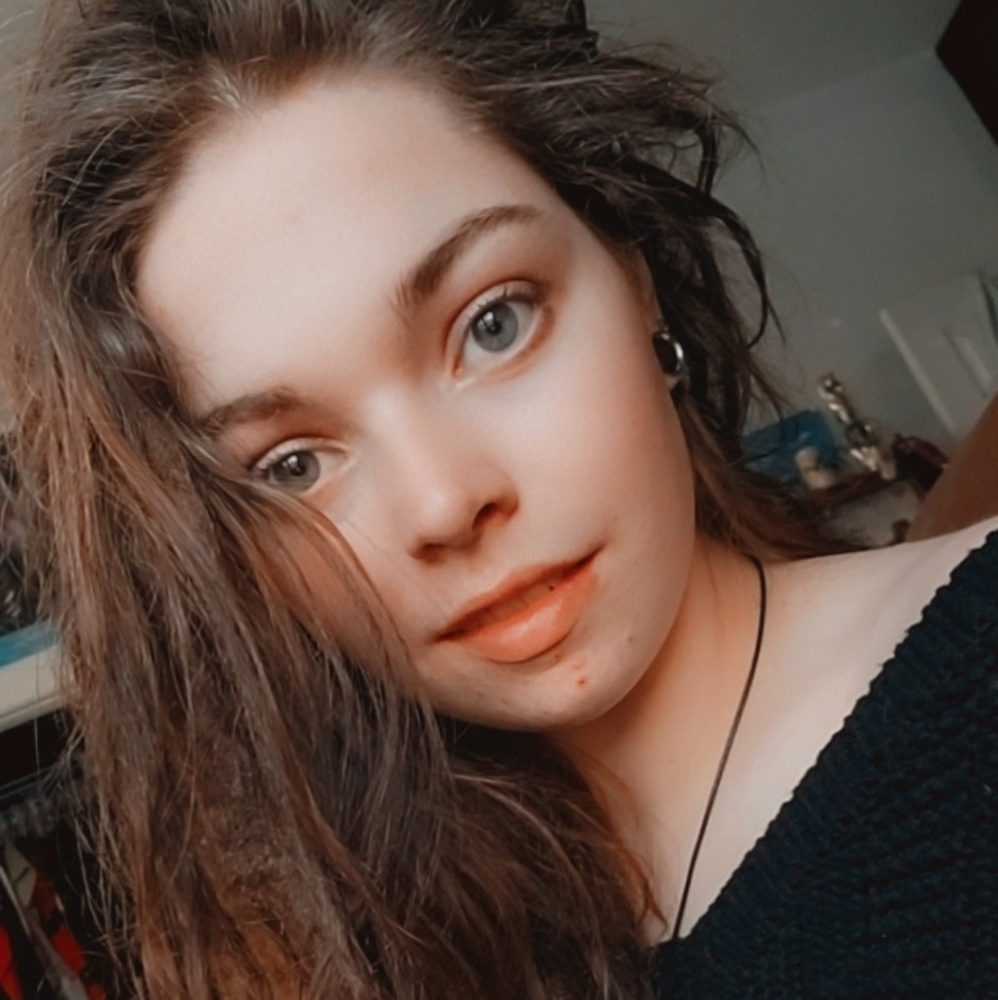Meet your Posher, Caitlyn